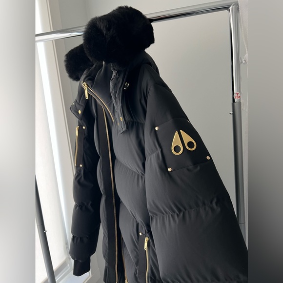 Moose Knuckles - Puffer Jacket to Druffle Bag - Picture 13 of 16